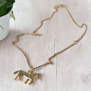 Women's Necklace Equestrian Goldtone Chain Horse Pendant.